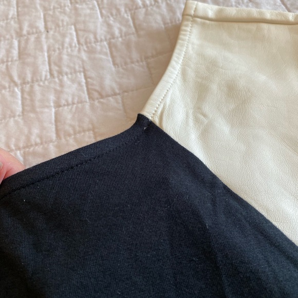 NWT Stunning sleeveless stretch top with faux leather accents - Picture 8 of 9